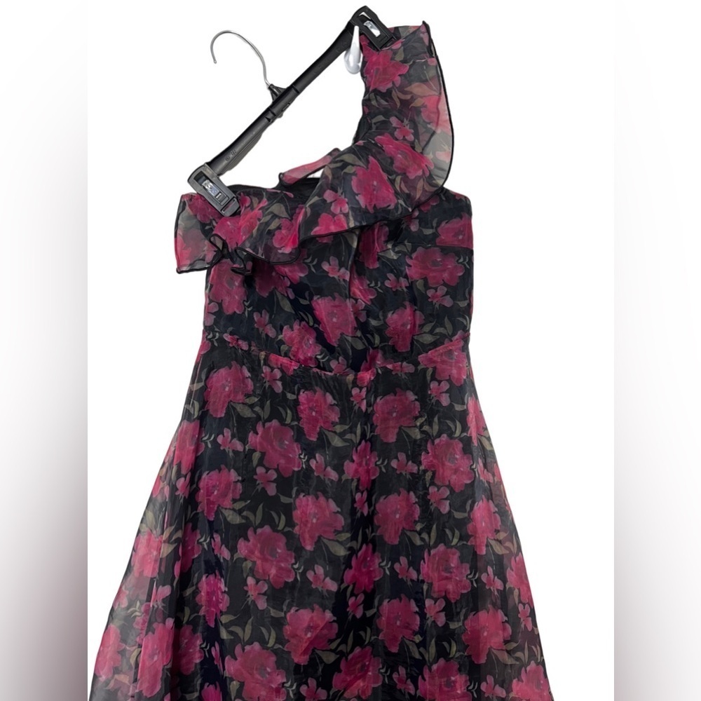 Lulu’s Sweet Romantic Black Floral Print Organza One-Shoulder Dress Size L - Picture 7 of 9